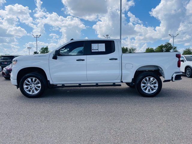 2023 Chevrolet Silverado 1500 Custom photo 3