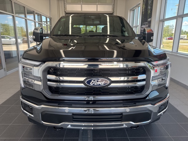 2025 Ford F-150 Lariat photo 2