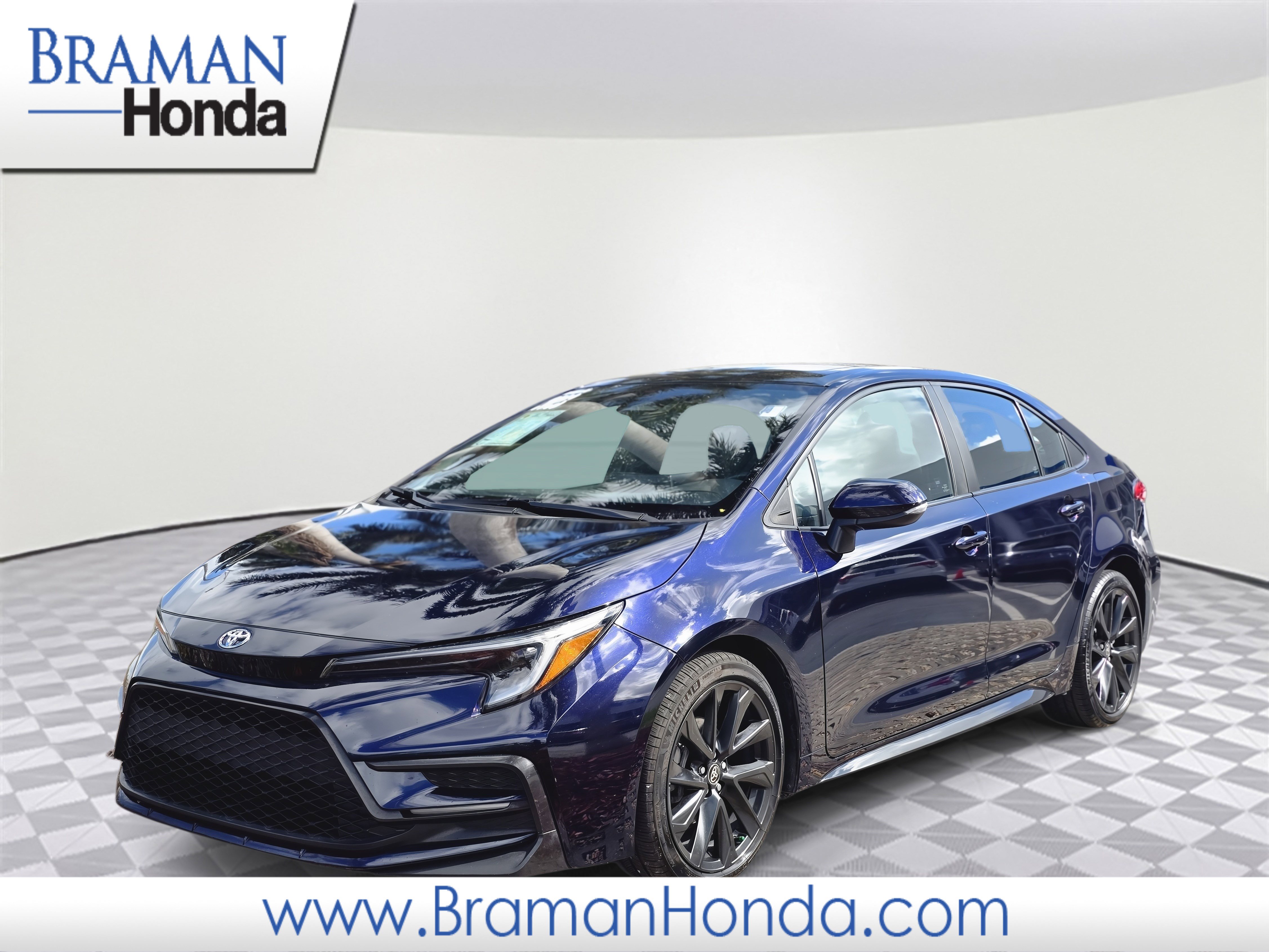 2023 Toyota Corolla XSE's photo