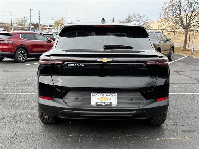 2026 Chevrolet Equinox EV 1LT photo 4