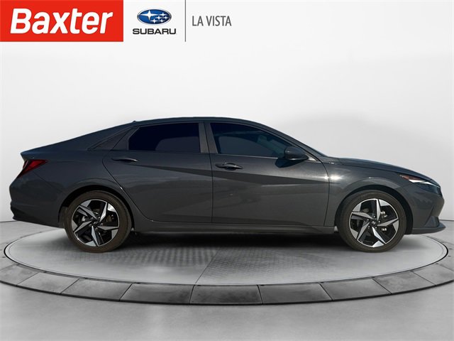 2023 Hyundai Elantra SEL photo 6