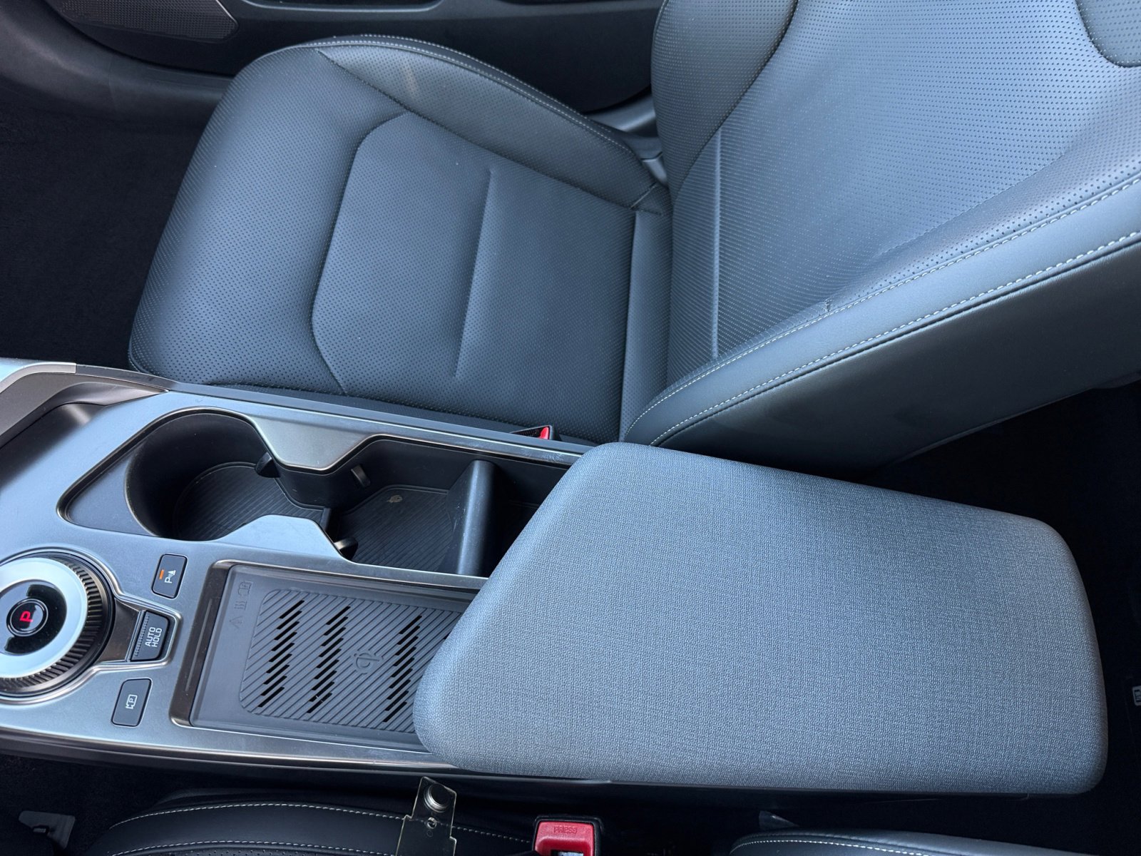 2022 Kia EV6 Wind photo 14