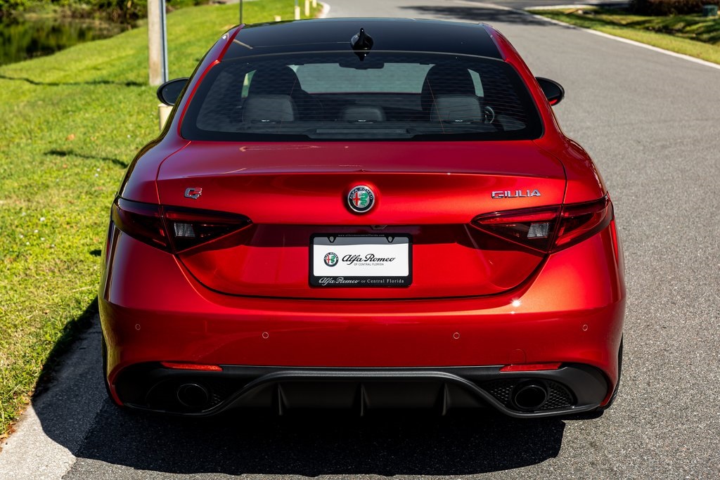 2023 Alfa Romeo Giulia Ti photo 4