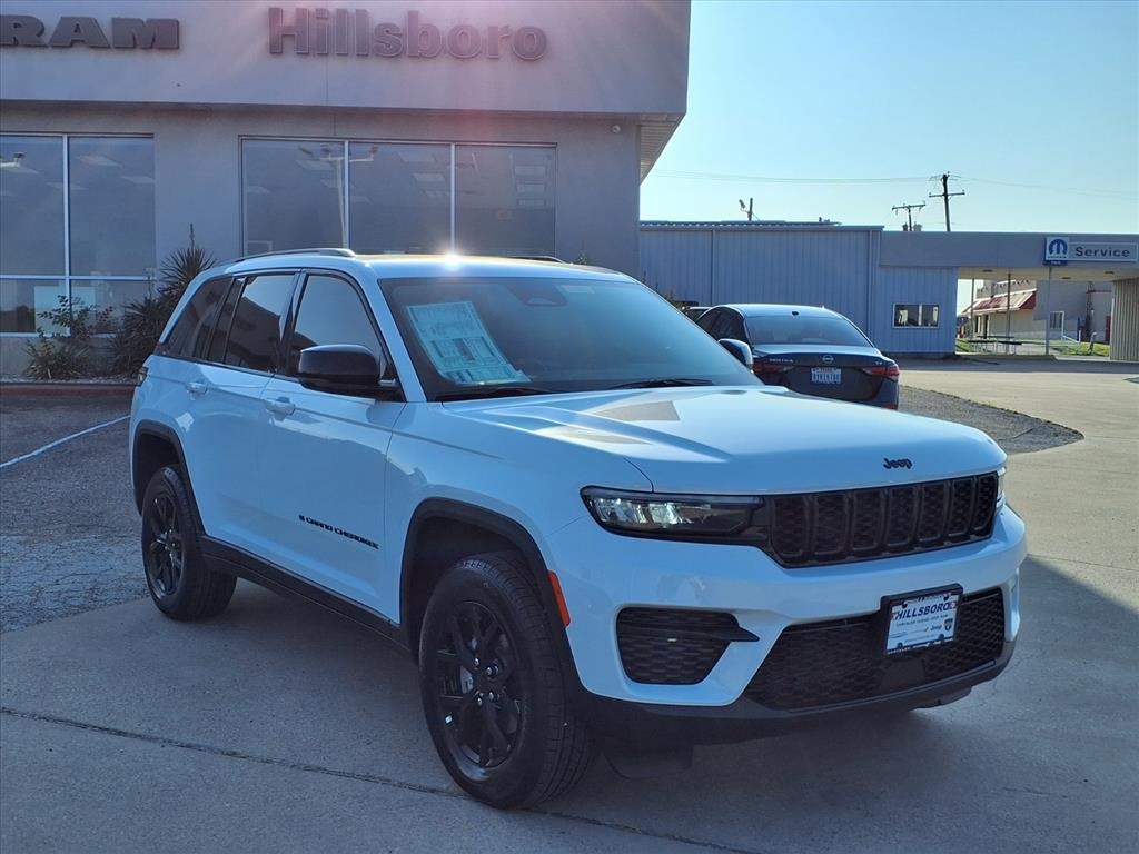 2025 Jeep Grand Cherokee Altitude's photo