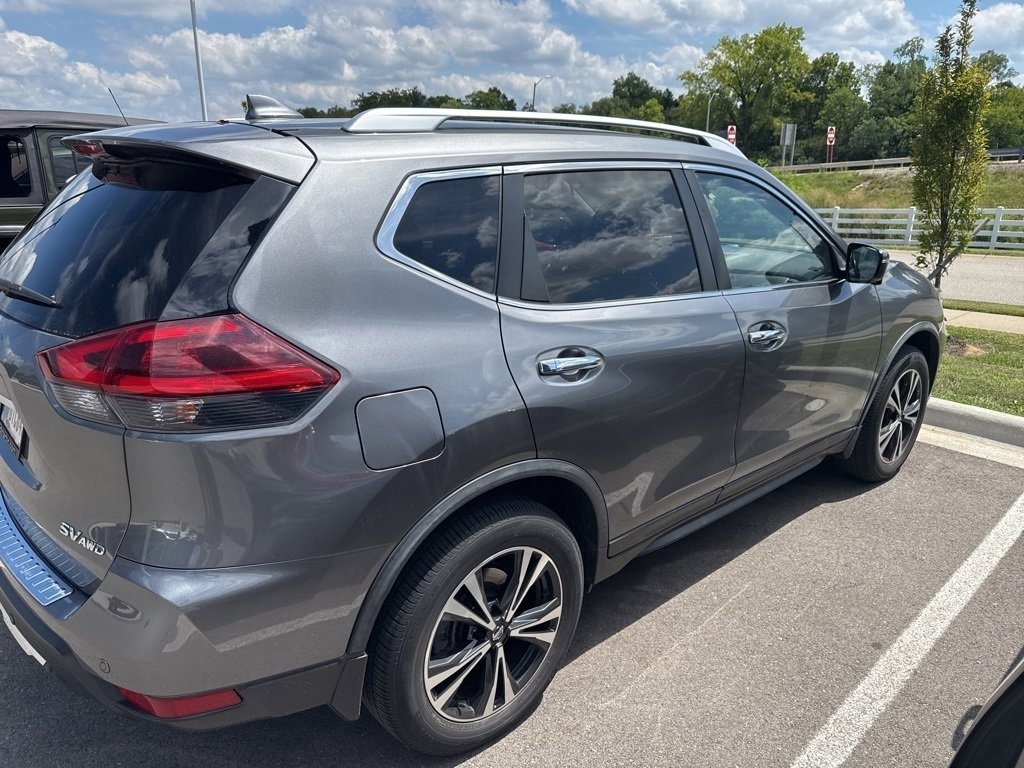 2019 Nissan Rogue SV photo 4