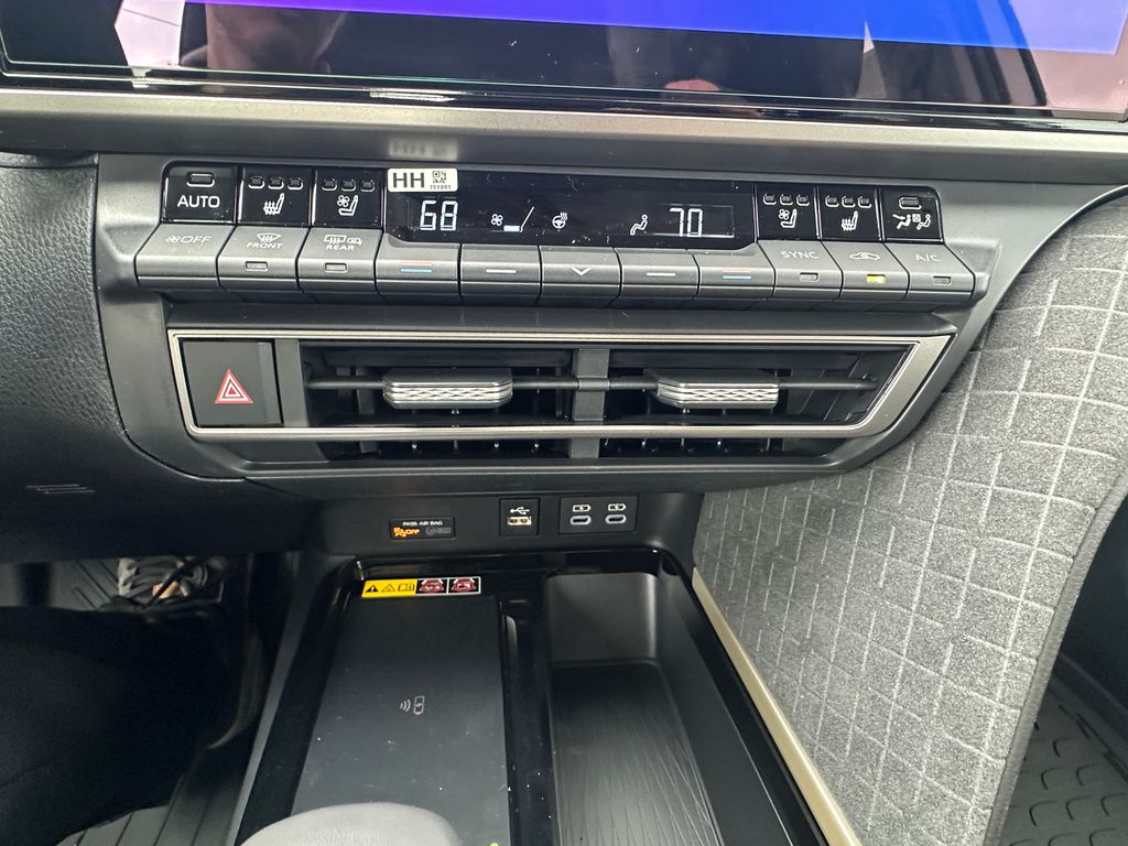 2026 Toyota Camry XLE photo 17