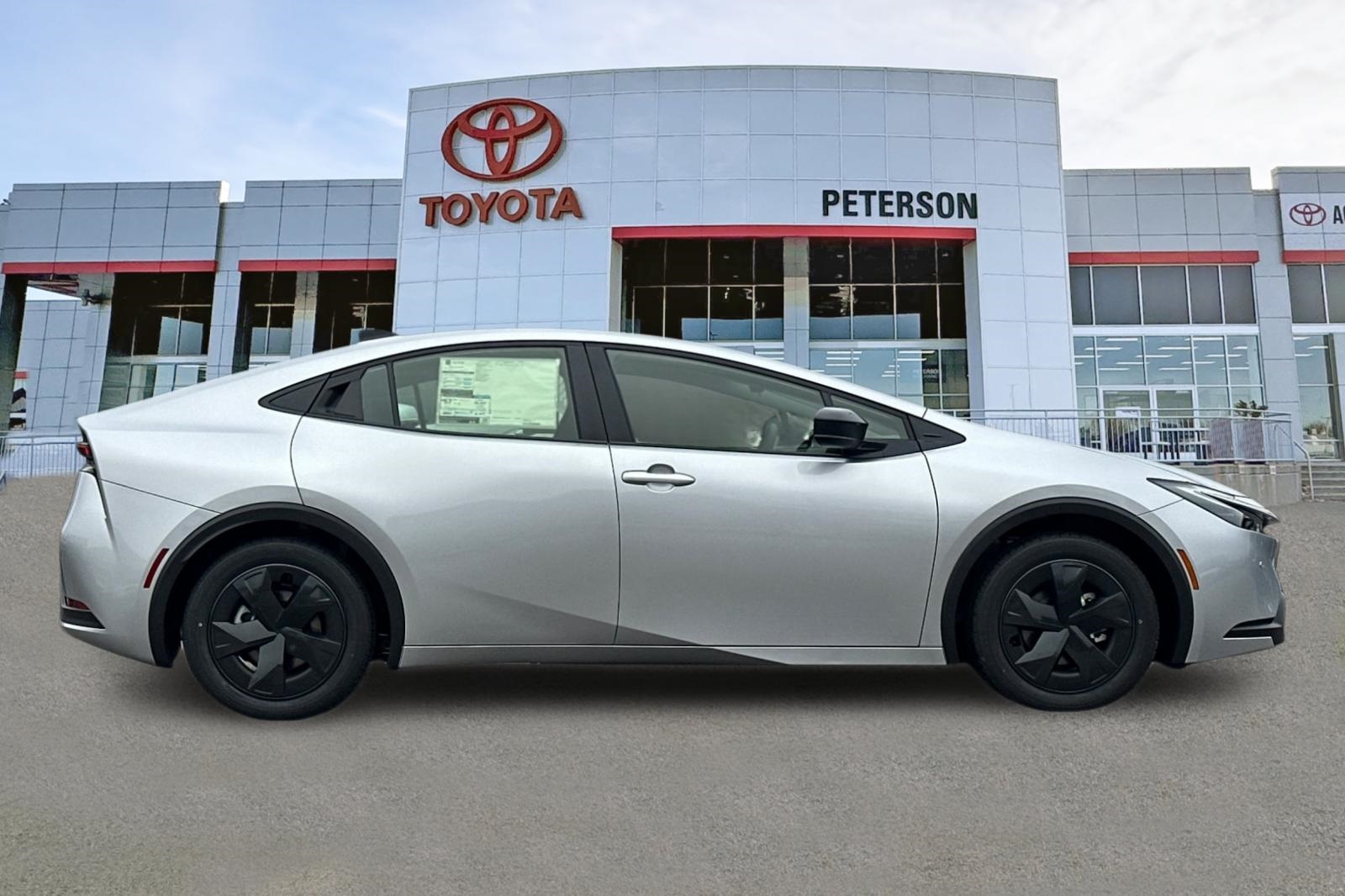 2026 Toyota Prius LE photo 3