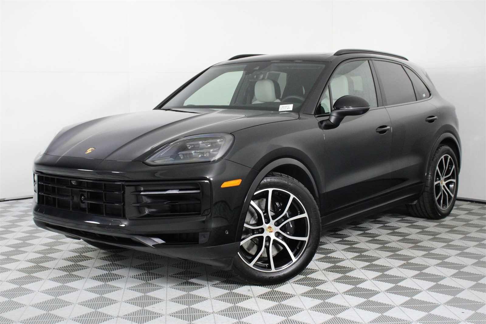 2025 Porsche Cayenne S's photo