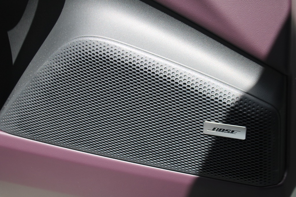 2025 Porsche Macan Electric photo 17