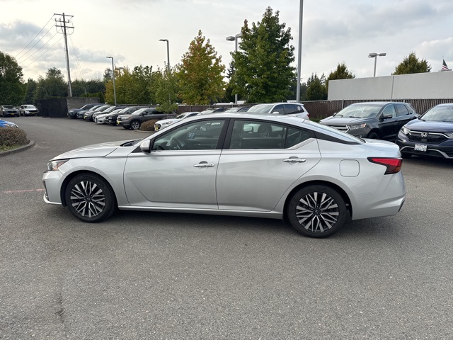 2023 Nissan Altima 2.5 SV photo 8