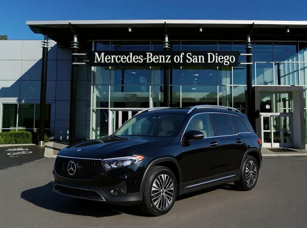 2025 Mercedes-Benz EQB Base's photo