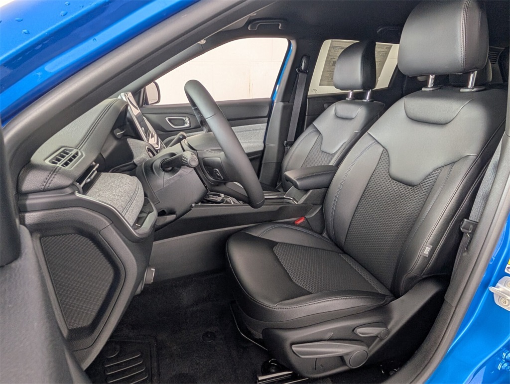 2025 Jeep Compass Latitude photo 5