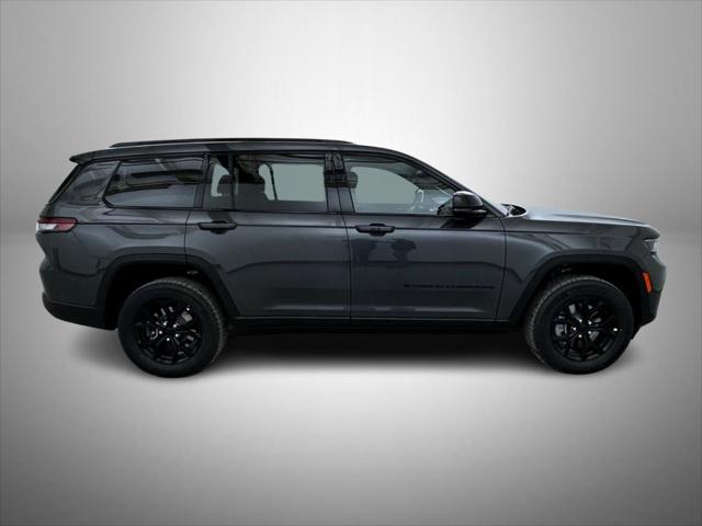 2025 Jeep Grand Cherokee Altitude photo 4
