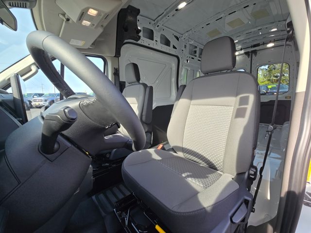 2025 Ford Transit photo 17