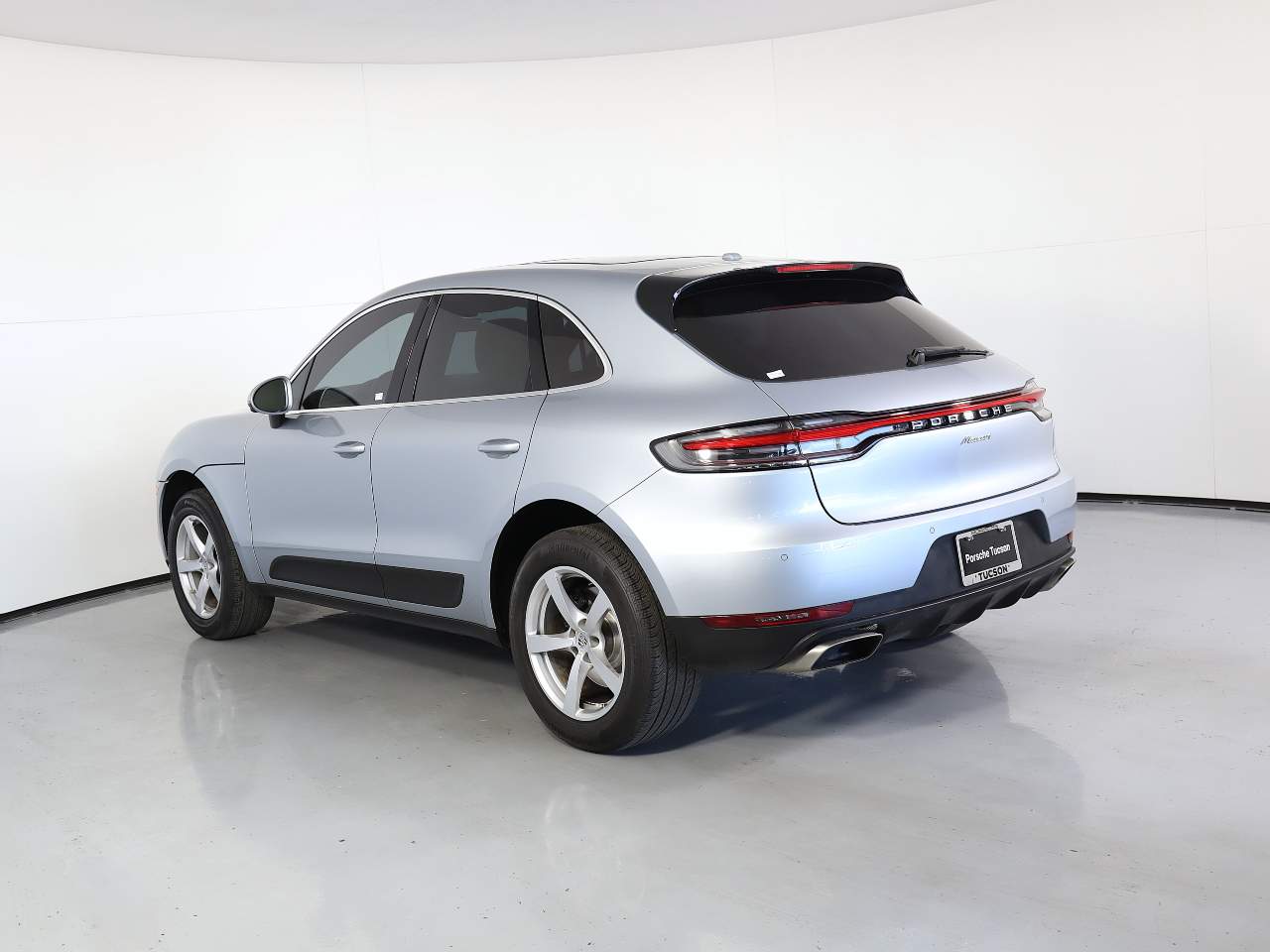 2021 Porsche Macan Base photo 3
