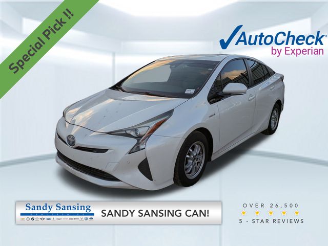 2017 Toyota Prius Three's photo