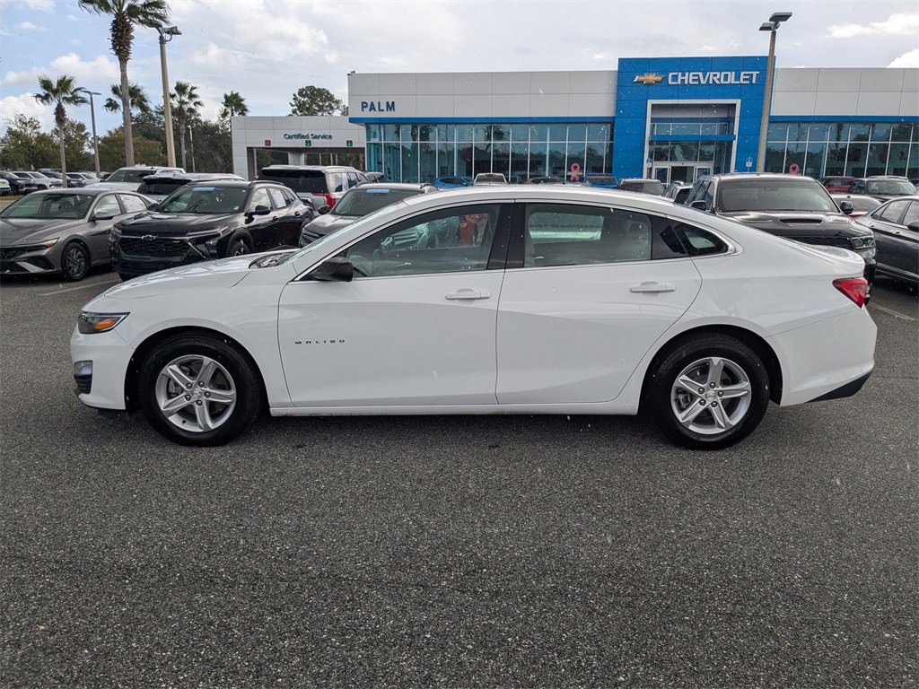 2022 Chevrolet Malibu LS photo 5