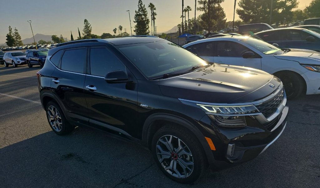 Used 2021 Kia Seltos SX with VIN KNDETCA20M7056614 for sale in Kansas City