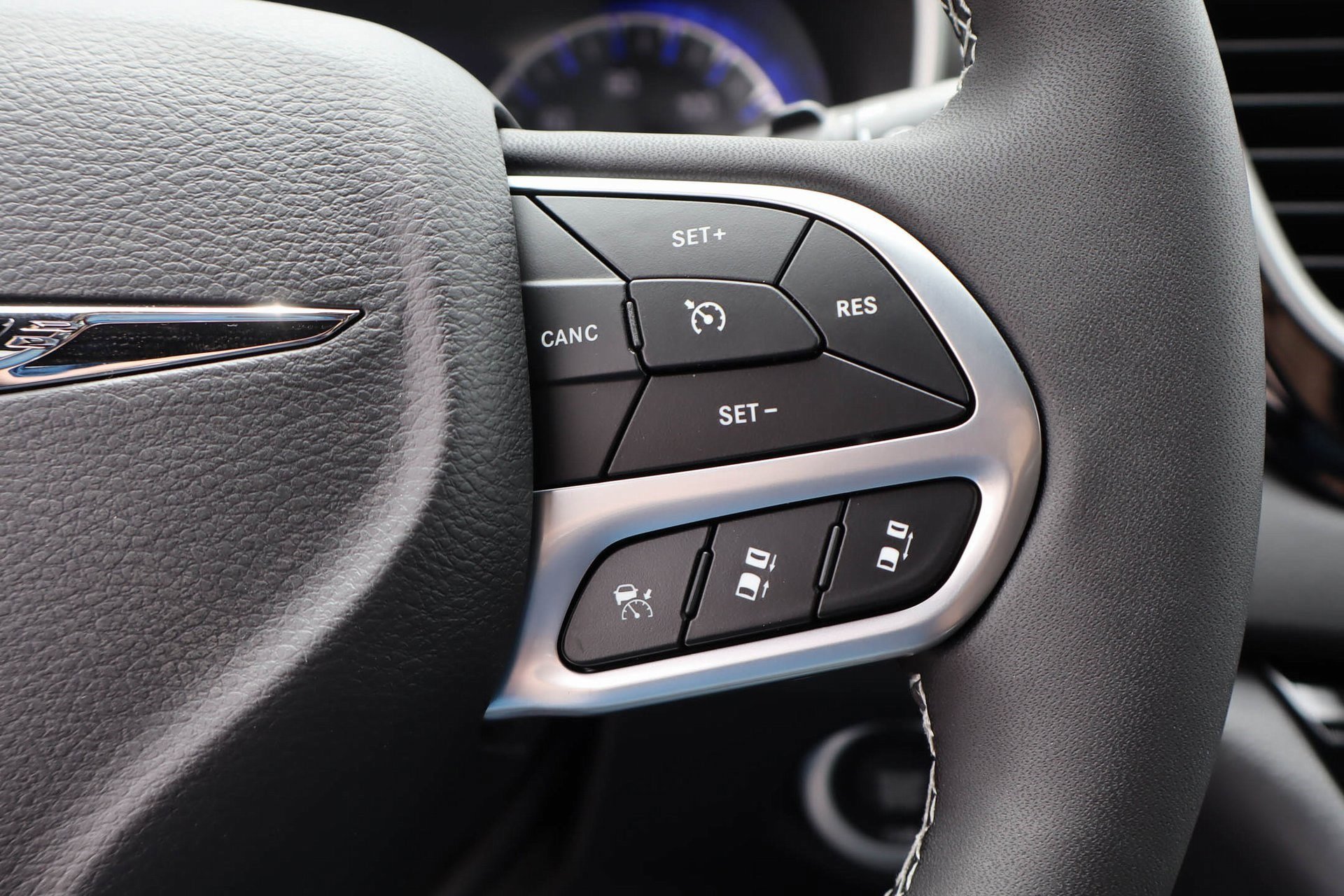 2025 Chrysler Voyager LX photo 15
