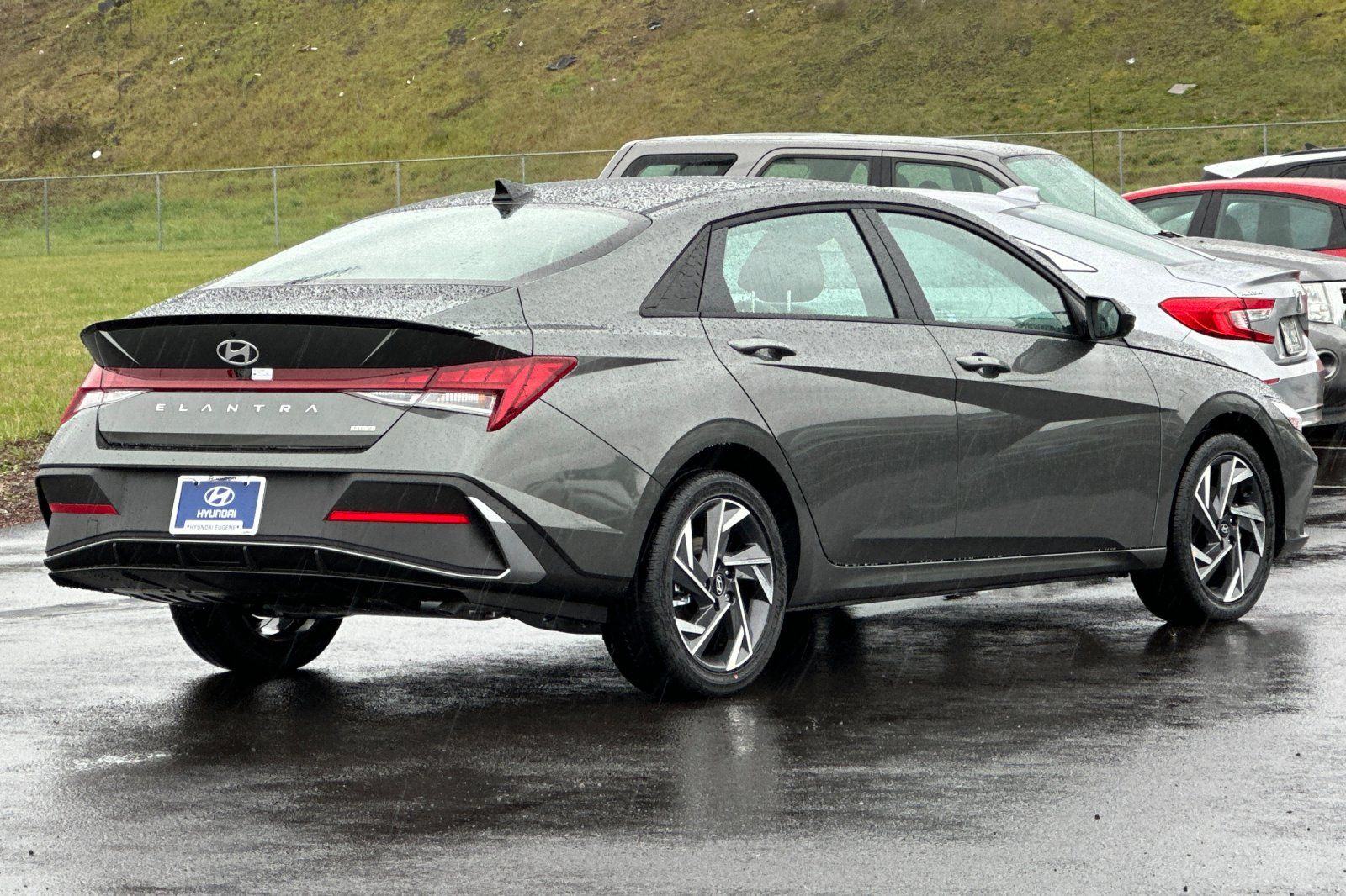 2025 Hyundai Elantra Hybrid SEL Sport photo 3