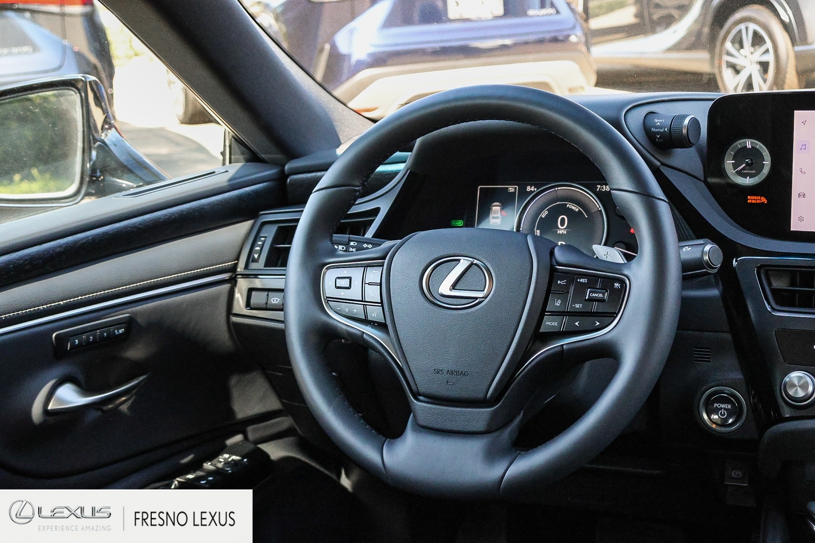 2025 Lexus ES 300h photo 16