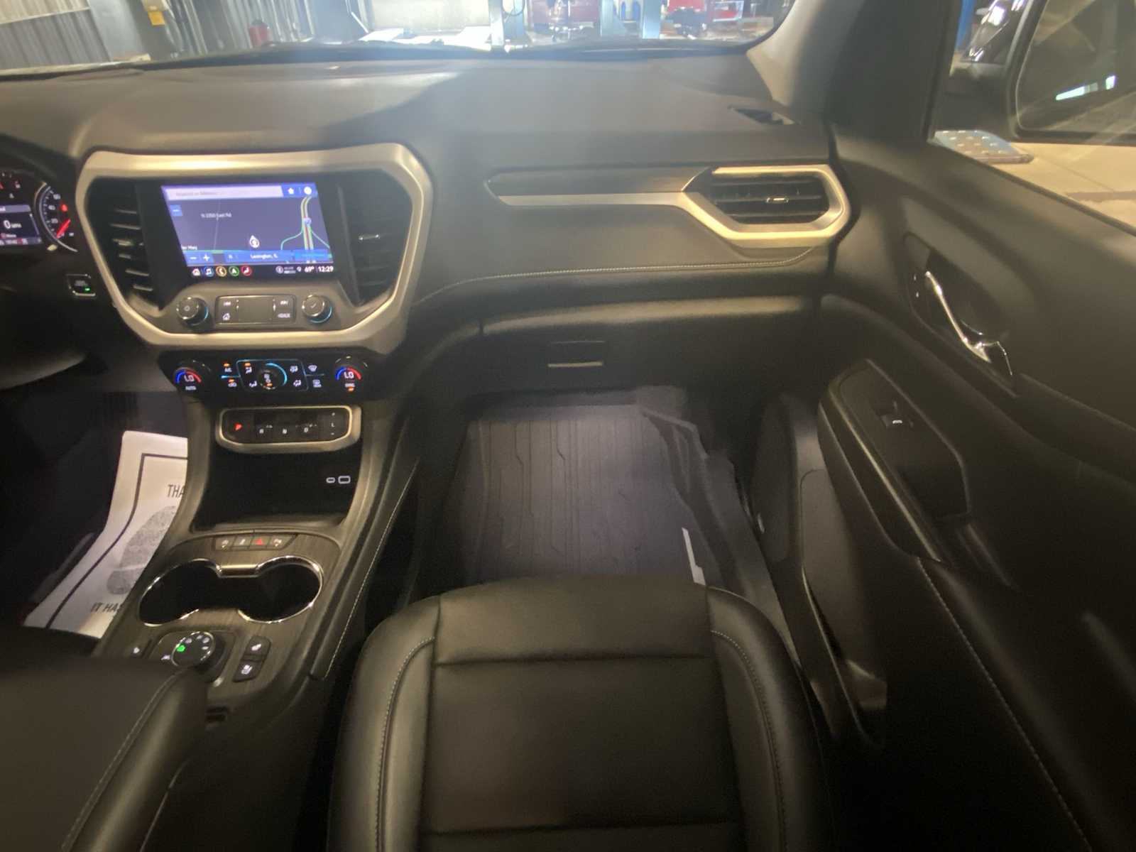 2023 Gmc Acadia SLT photo 29