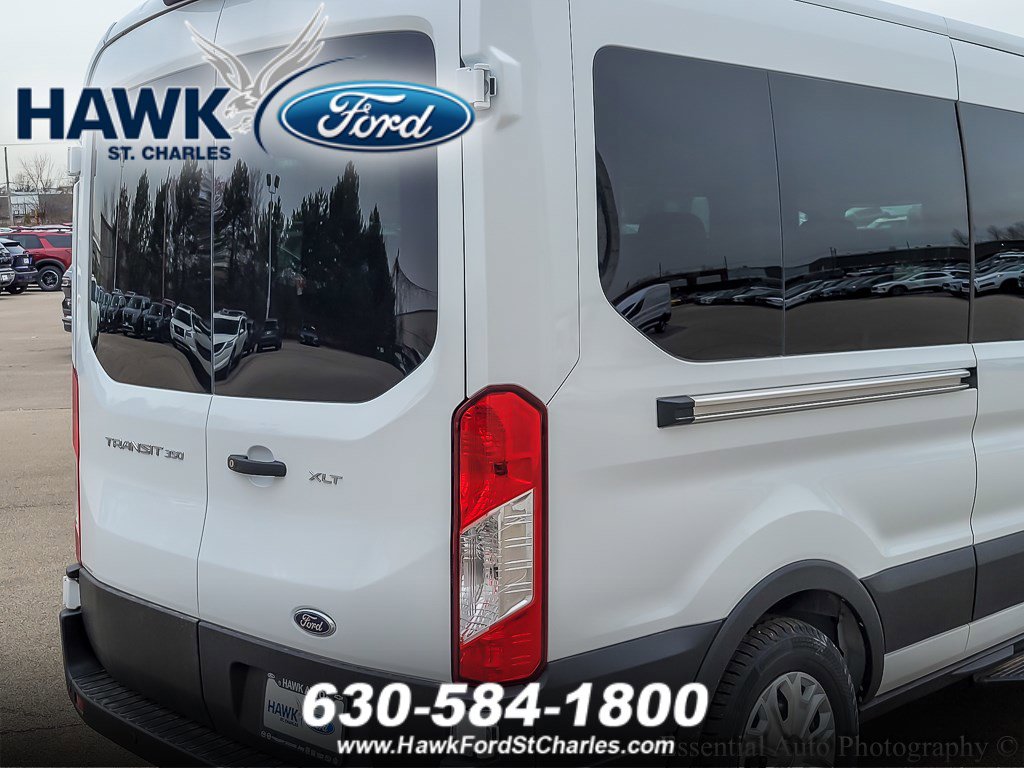 2025 Ford Transit Passenger XLT photo 4