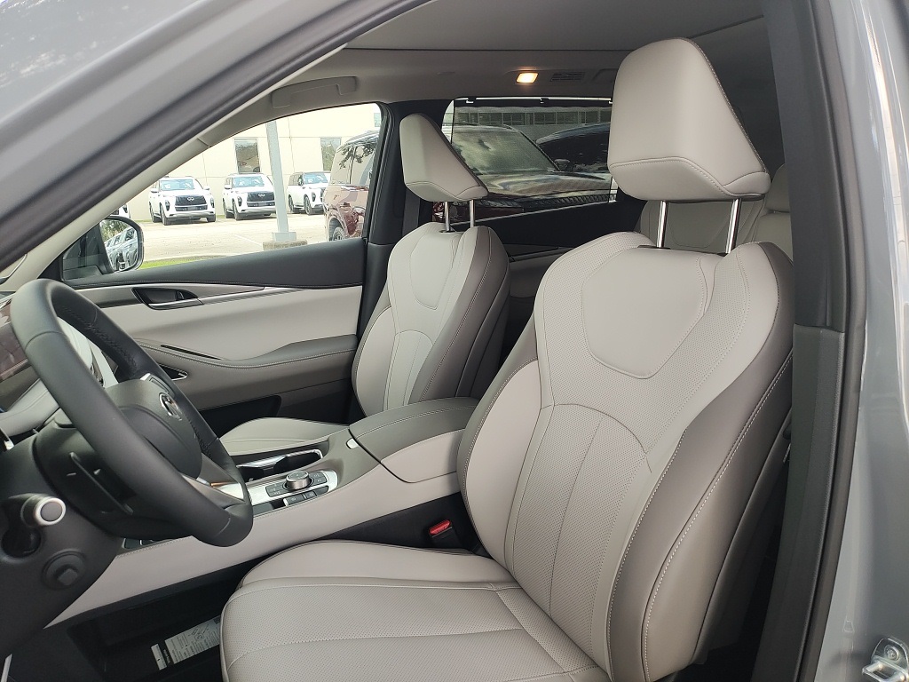 2026 Infiniti QX60 Luxe photo 18
