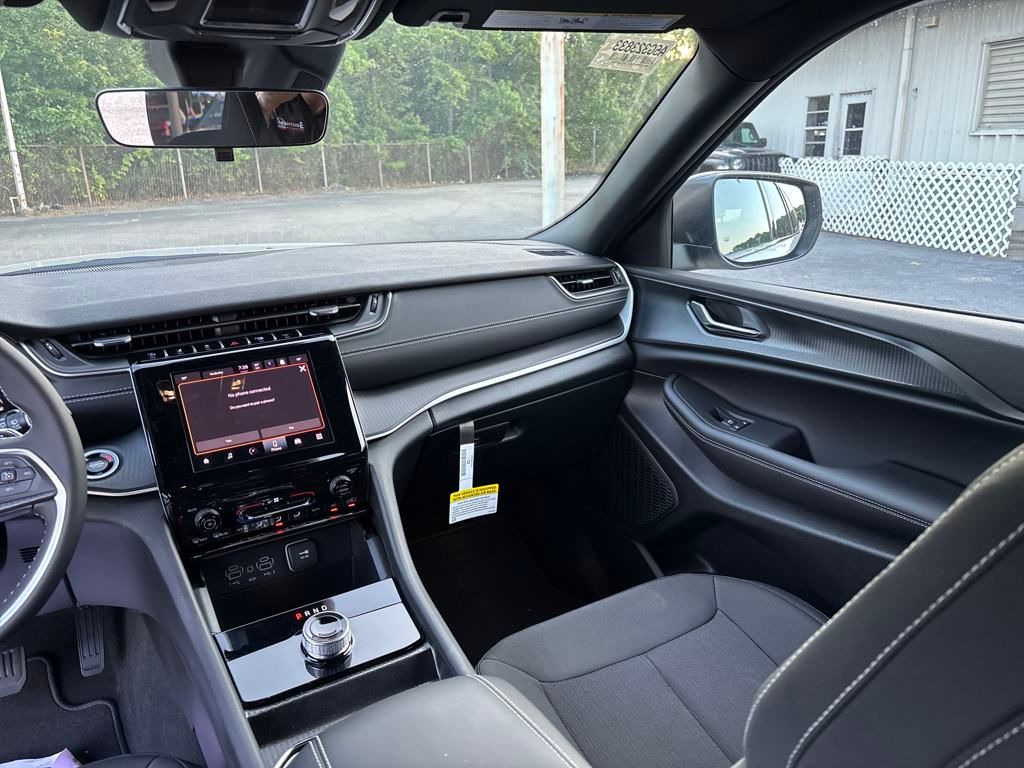 2024 Jeep Cherokee Limited 4xe photo 10