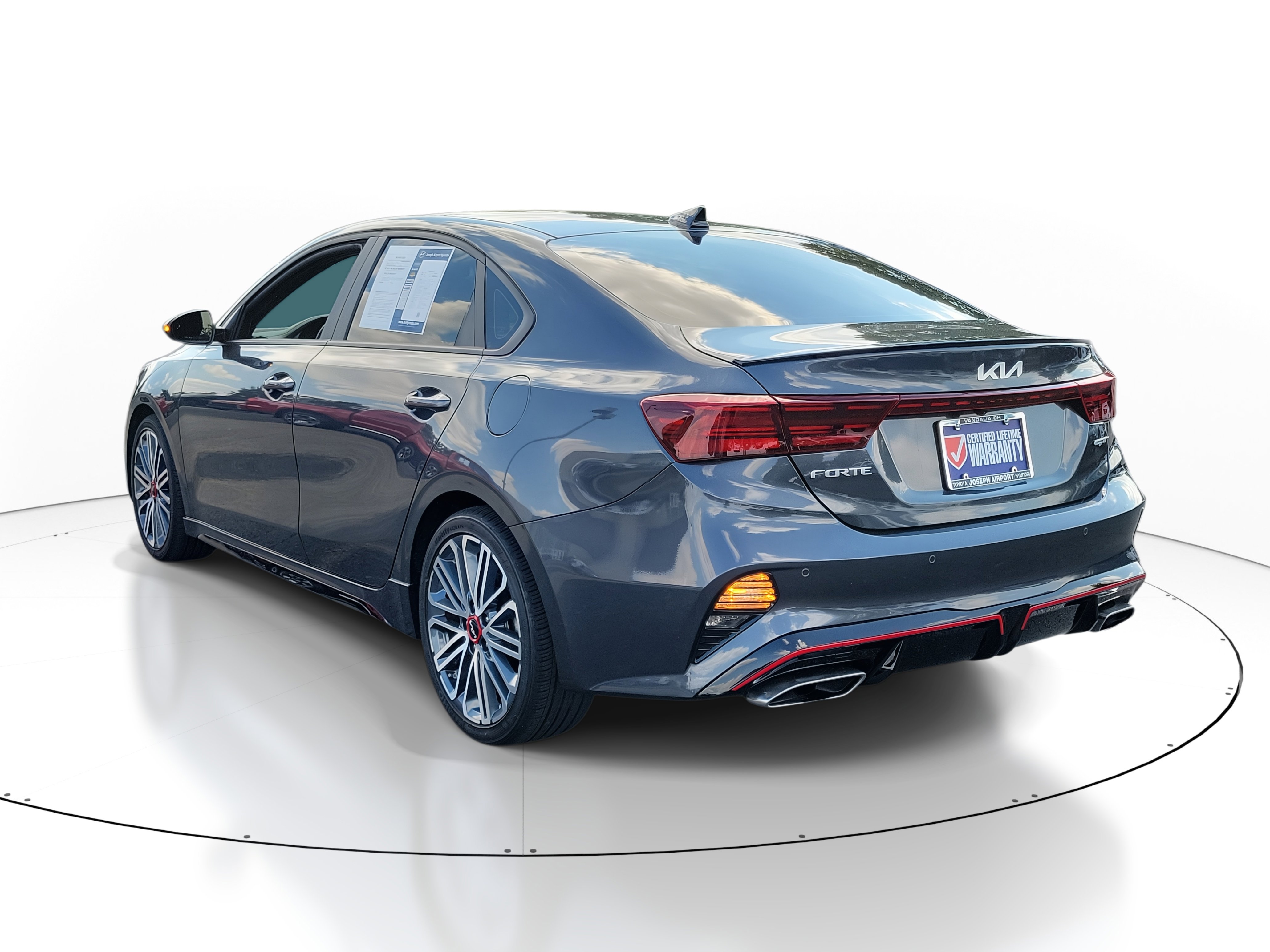 2023 Kia Forte GT photo 3
