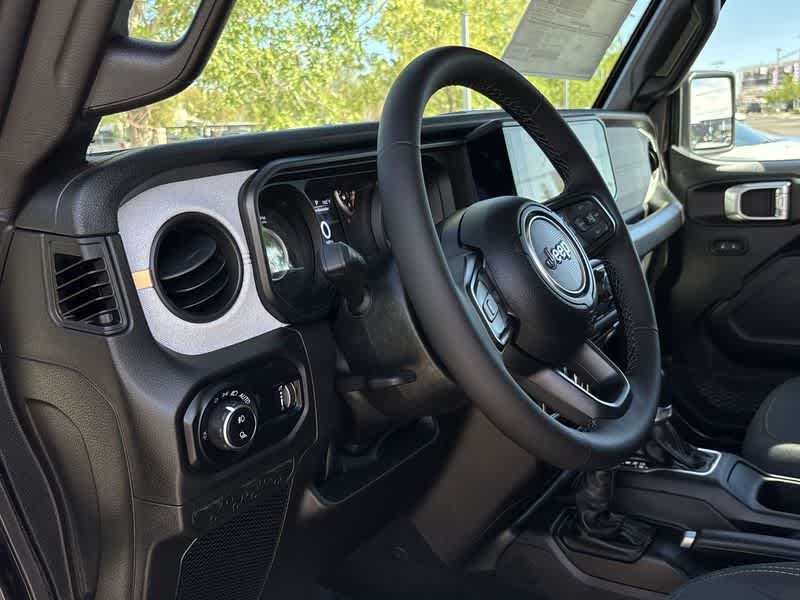 2025 Jeep Gladiator Sport S photo 9