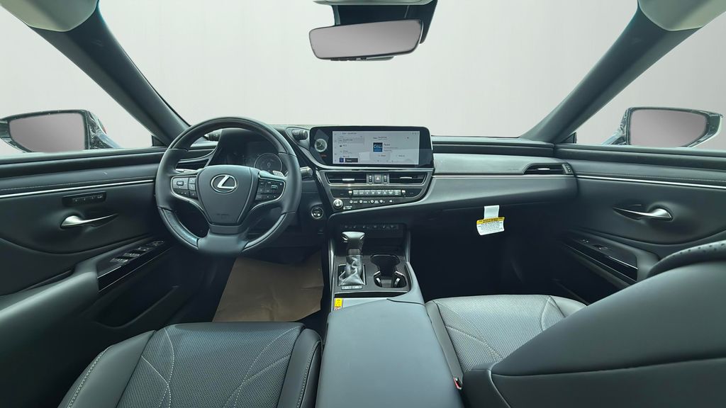 2025 Lexus ES 300h Luxury photo 9