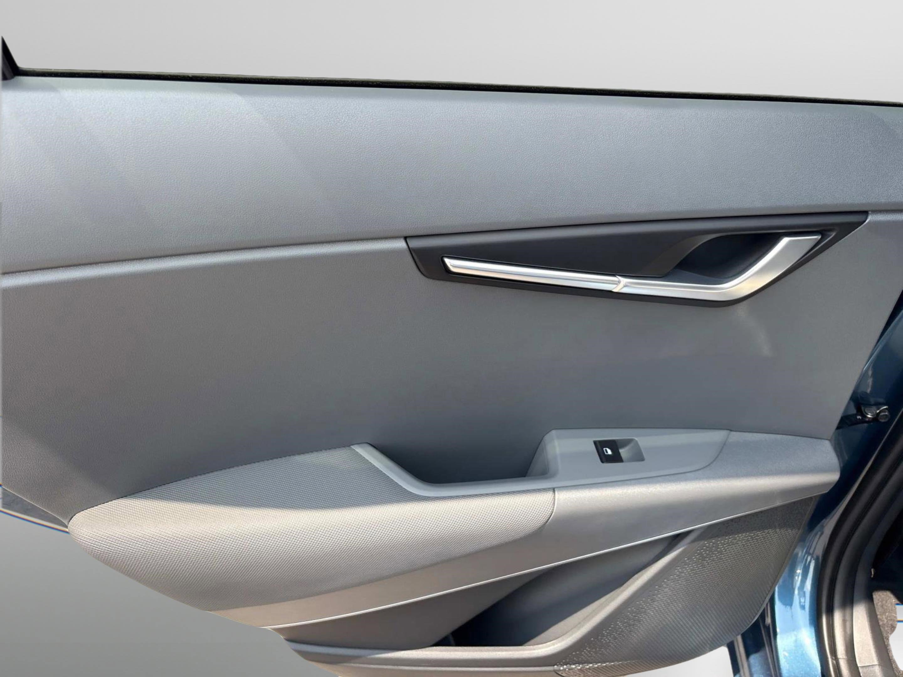 2025 Kia Niro EX Touring photo 18