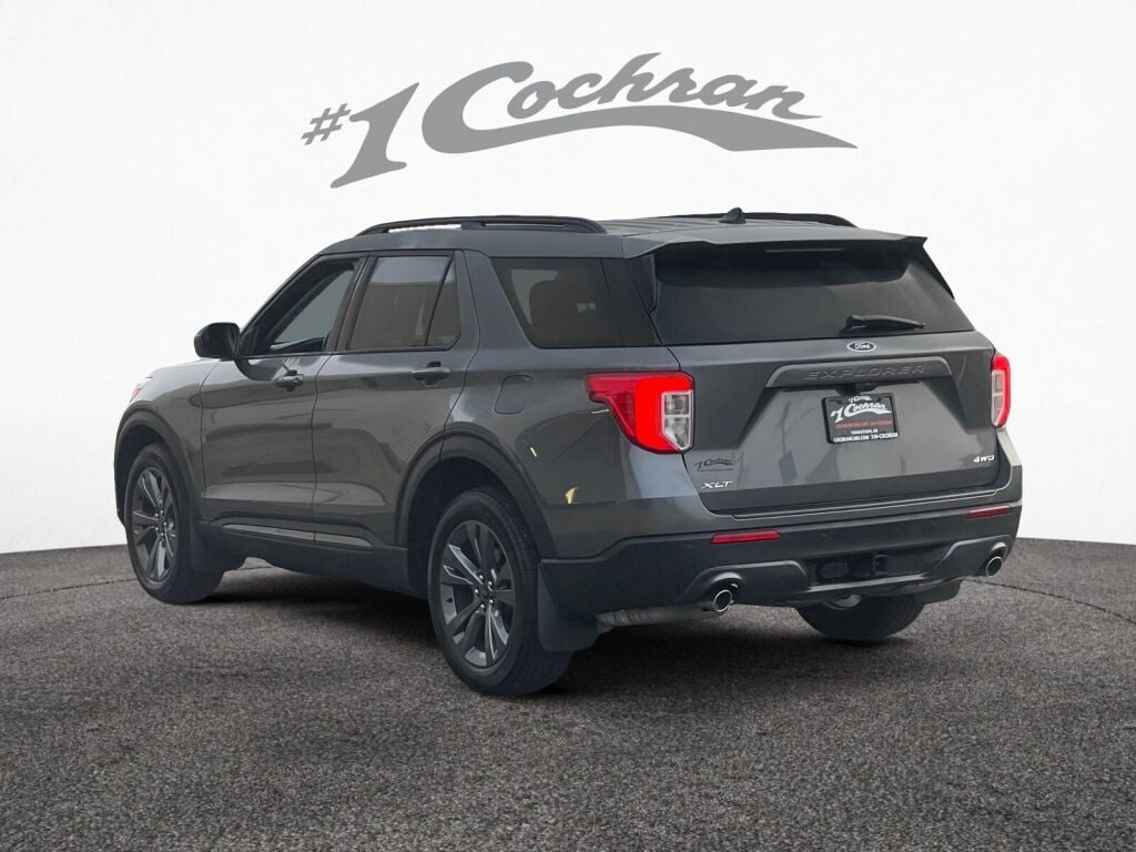 2023 Ford Explorer XLT Sport photo 4