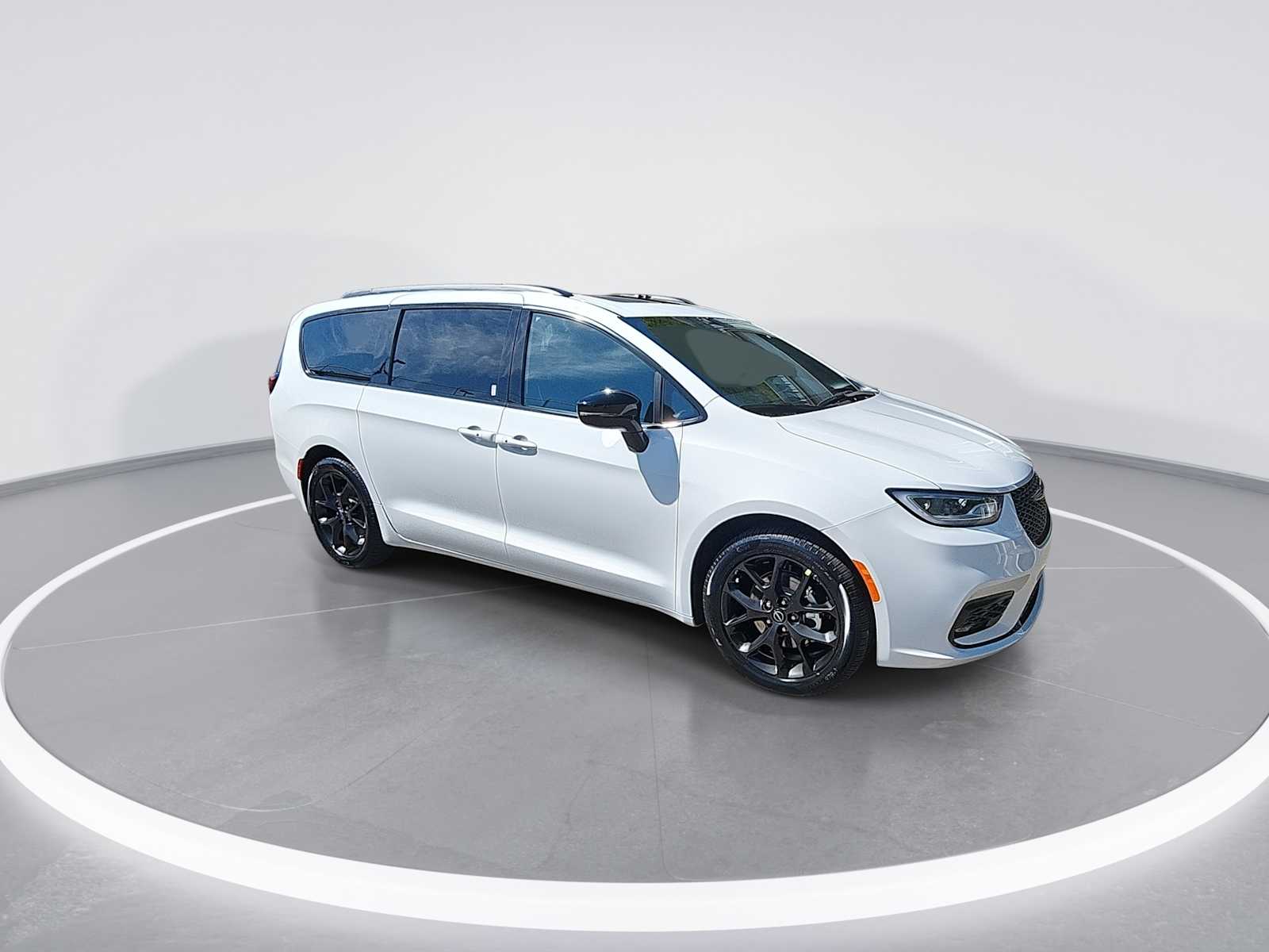 2026 Chrysler Pacifica Limited photo 2