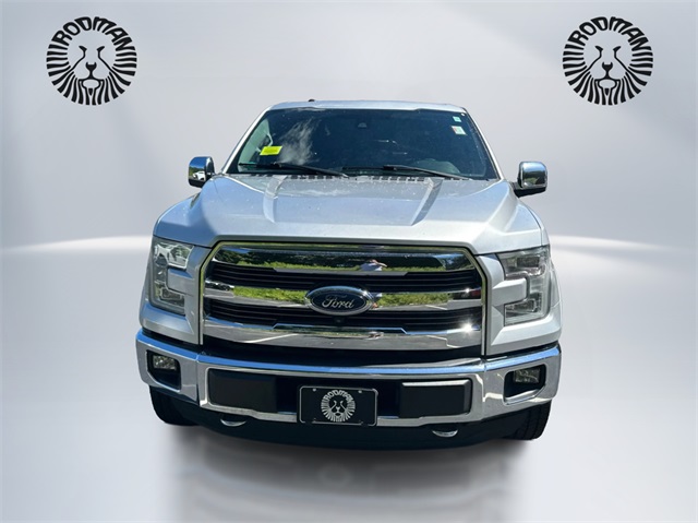 2016 Ford F-150 Lariat photo 2