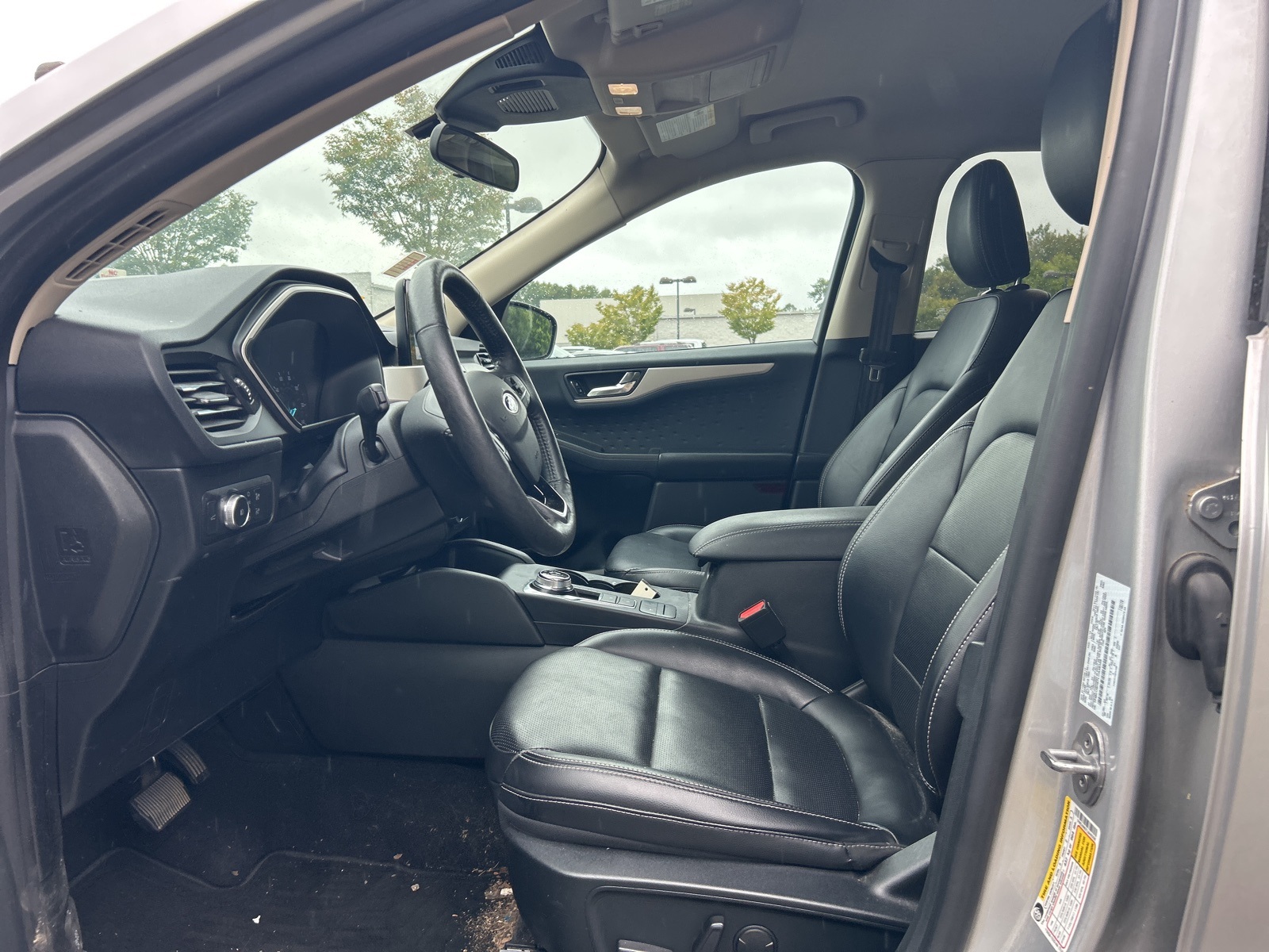 2020 Ford Escape SEL photo 4