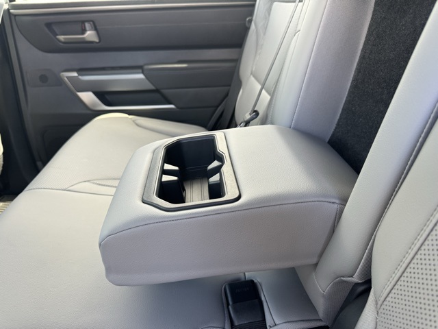 2024 Toyota Sequoia SR5 photo 32