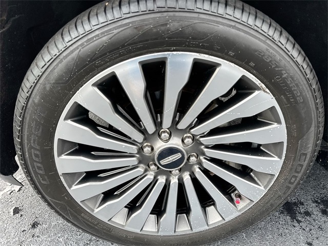 2019 Lincoln Navigator L Reserve photo 3