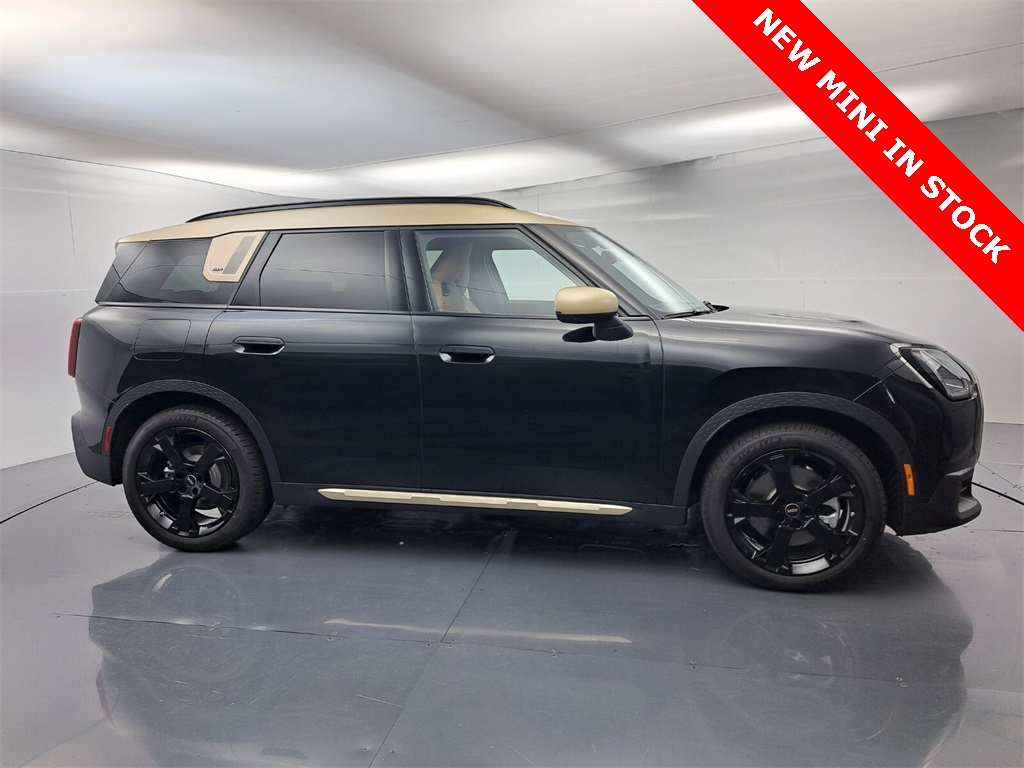 2025 Mini Countryman S ALL4 Iconic photo 2