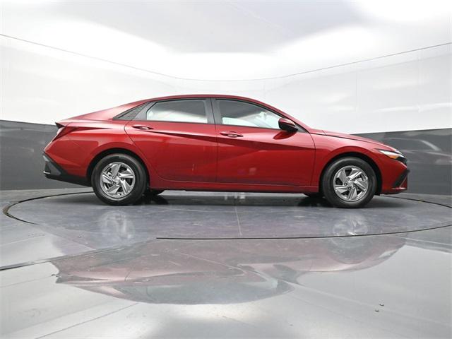 2025 Hyundai Elantra SE photo 35