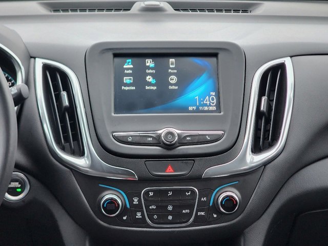 2018 Chevrolet Equinox LT photo 3