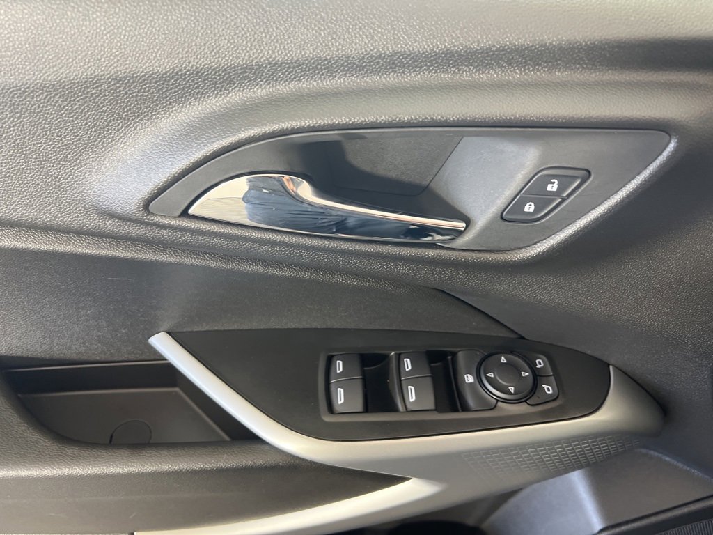 2025 Chevrolet Trax LS photo 15