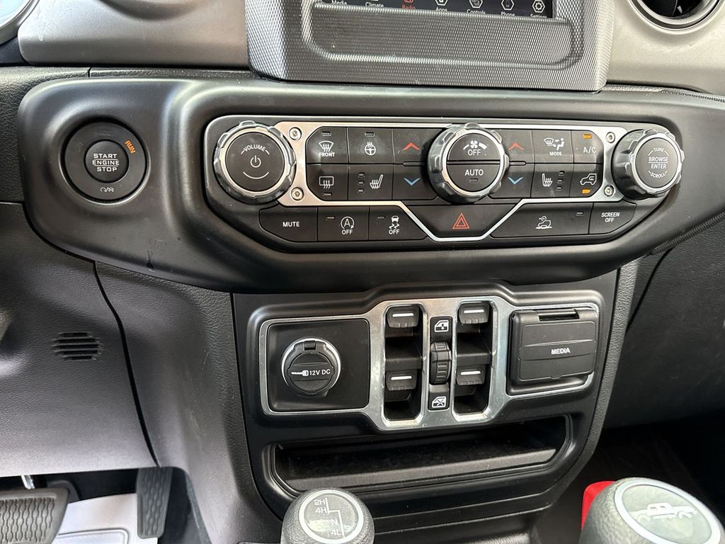 2022 Jeep Gladiator Sport photo 17