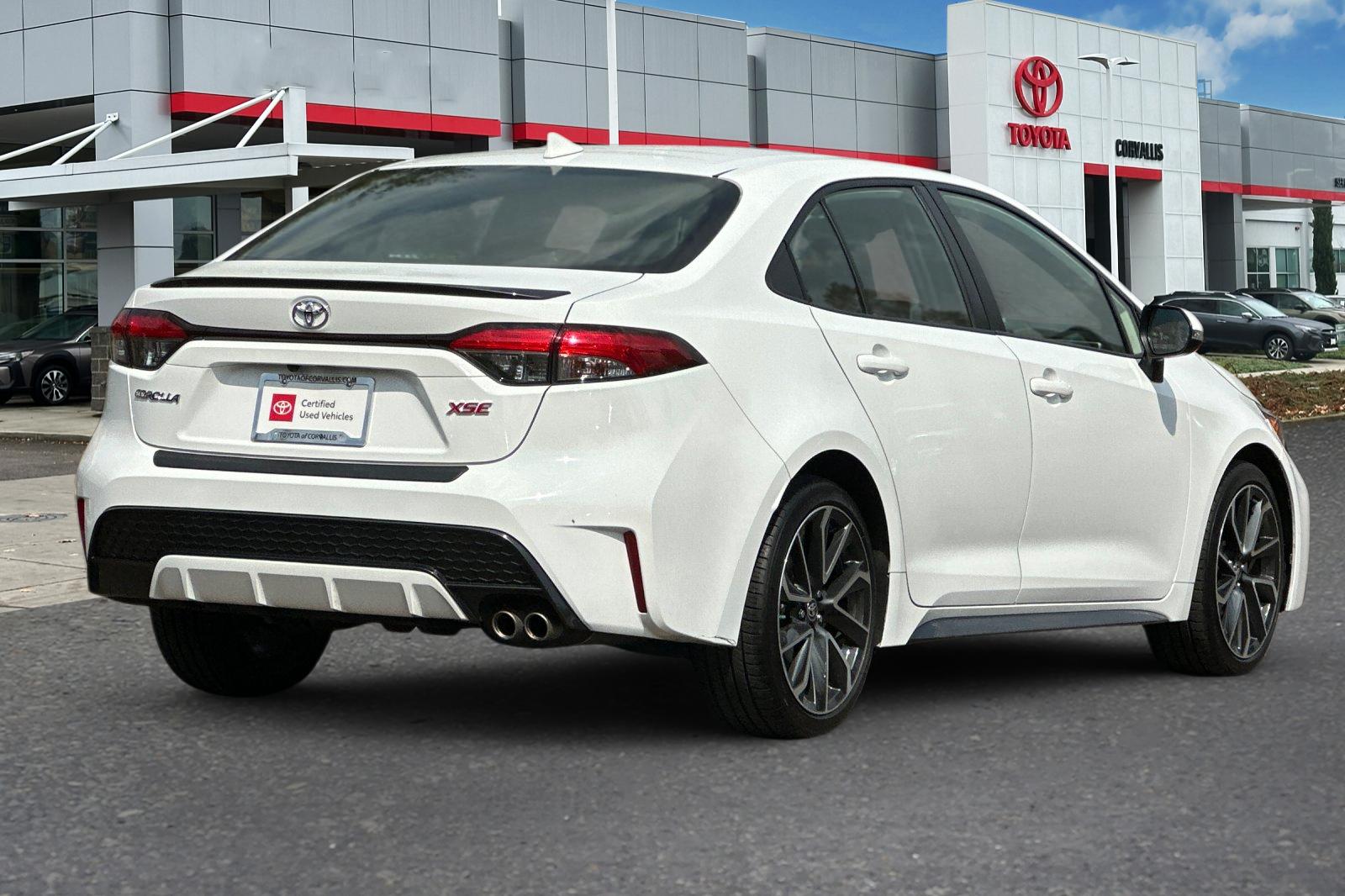 2022 Toyota Corolla XSE photo 3