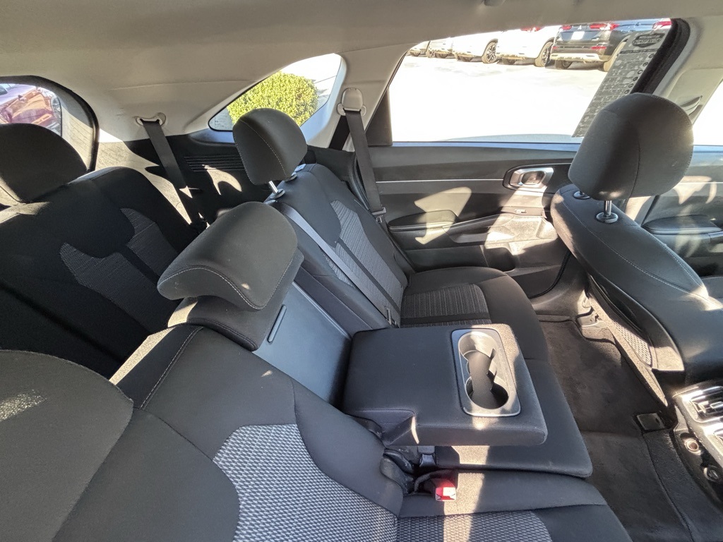 2021 Kia Sorento LX photo 25