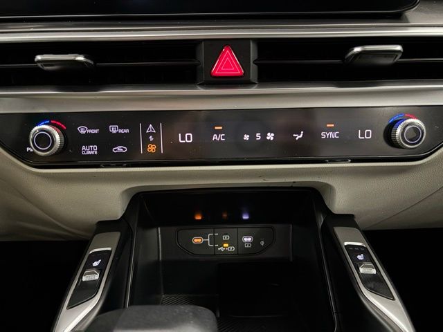 2024 Kia Sorento S photo 17