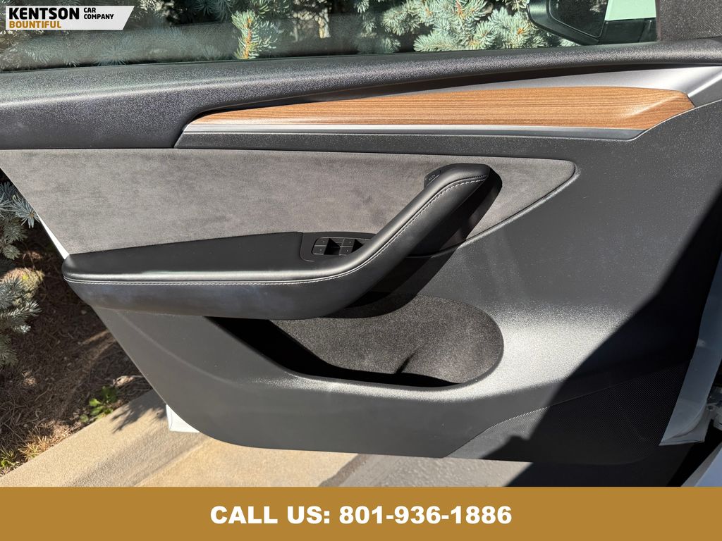 2022 Tesla Model Y Long Range photo 14