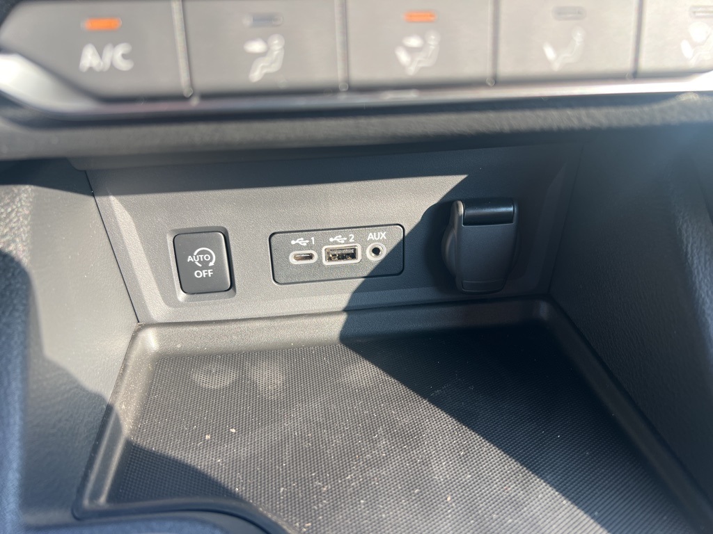 2025 Nissan Sentra SV photo 15