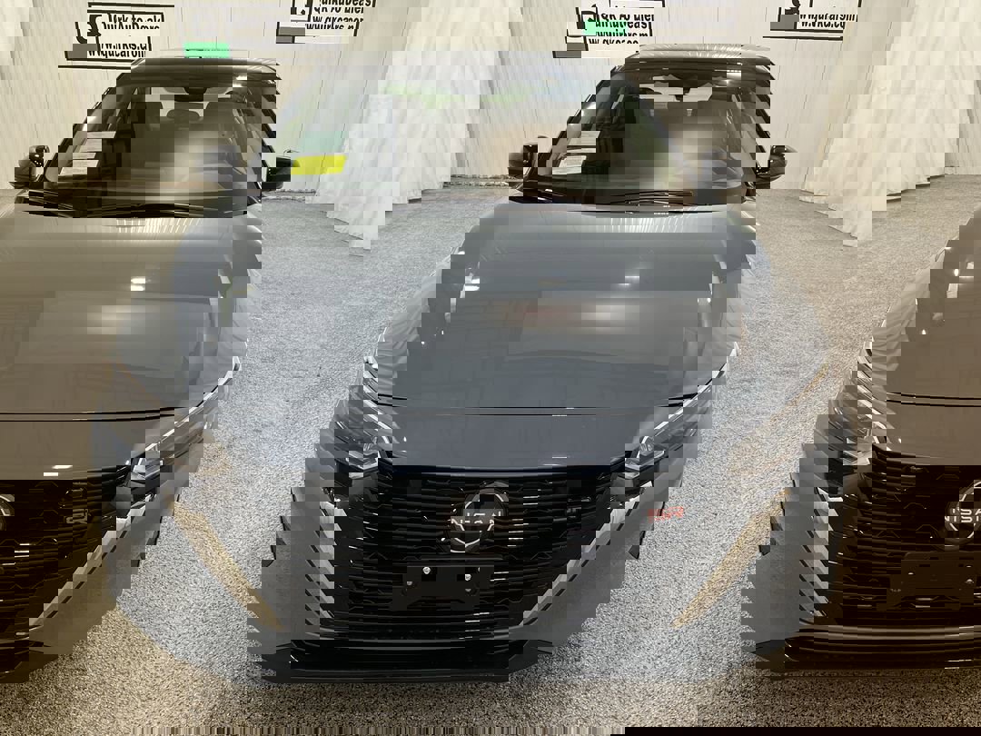 2025 Nissan Sentra SR photo 2